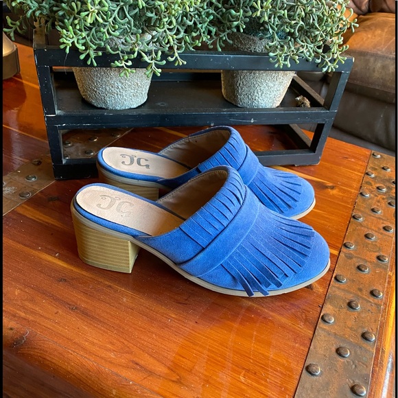 Clogs - Picture 2 of 7